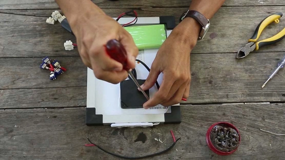 ที่ชาร์ตมือถือพลังงานโซลาเซลล์