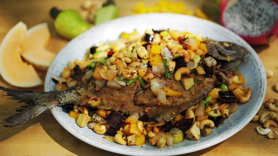 จะละเม็ดซอสกาหยูผัดพริกเผา