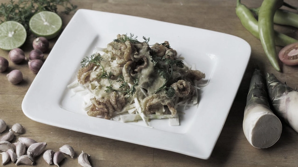 สลัดหน่อไม้สดน้ำพริกหนุ่ม