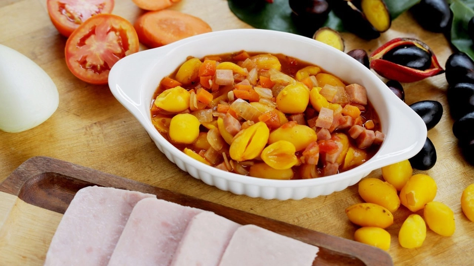 เกาลัดไทยผัดซอสแดง