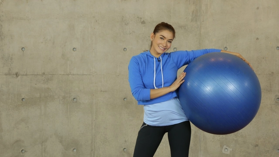 บริหารร่างกายด้วยฟิตเนสบอล