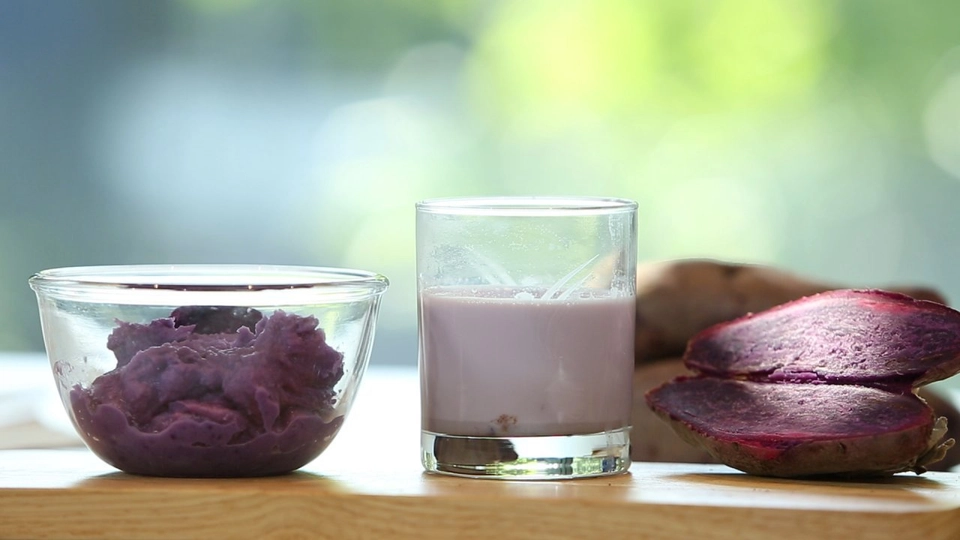 กินดี อยู่ดี กับหมอพรเทพ : น้ำนมมันม่วง