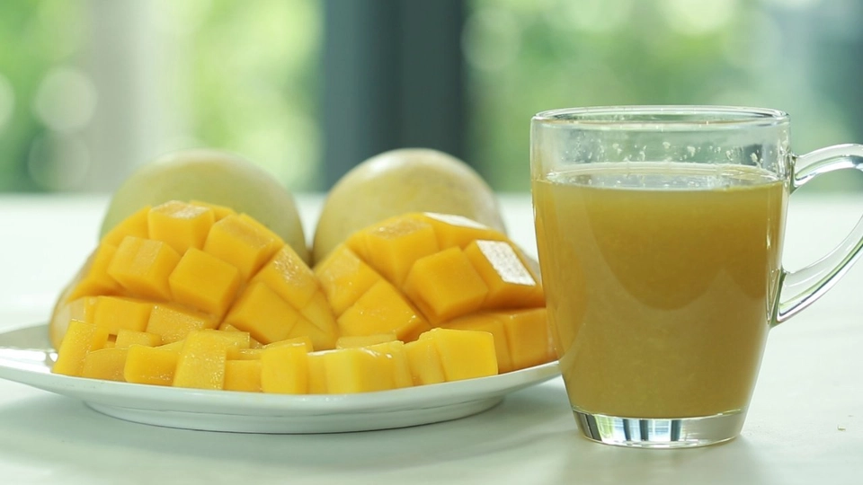 กินดี อยู่ดี กับหมอพรเทพ : น้ำมะม่วงปั่น