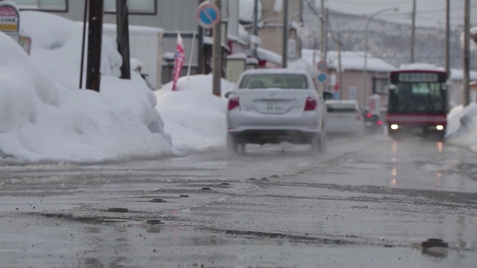 รู้ให้ลึกเรื่องญี่ปุ่น : ถนนปลอดภัยไร้หิมะในฤดูหนาว