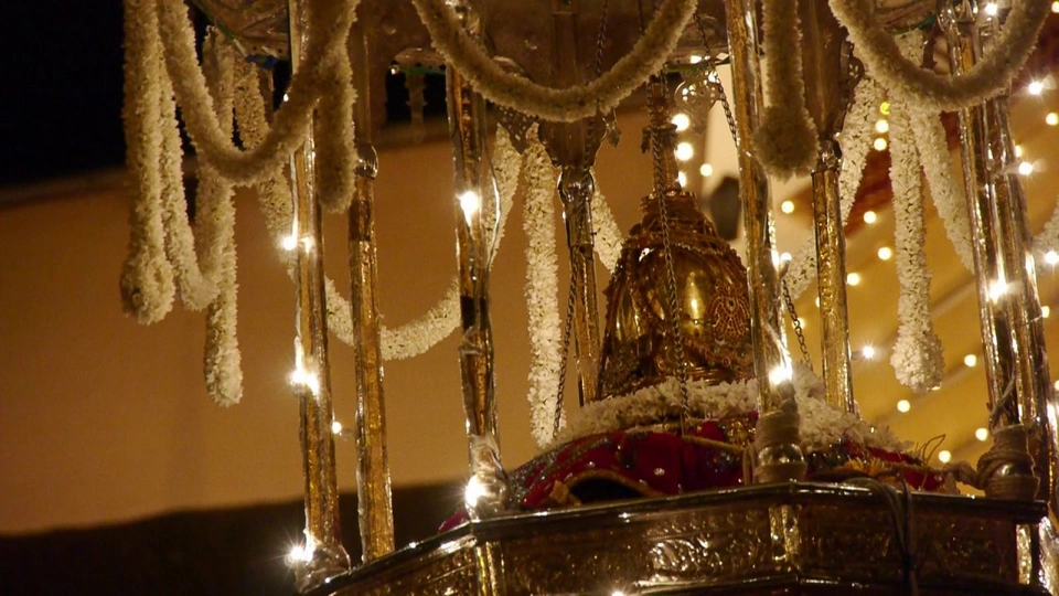 พิธีแห่พระเขี้ยวแก้ว