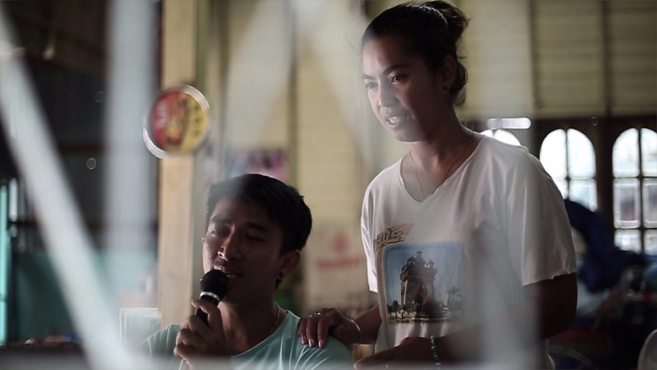 ครอบครัวสำเนียงนิ่มสกุล "ปราสาทที่พังทลาย ตอน 1"