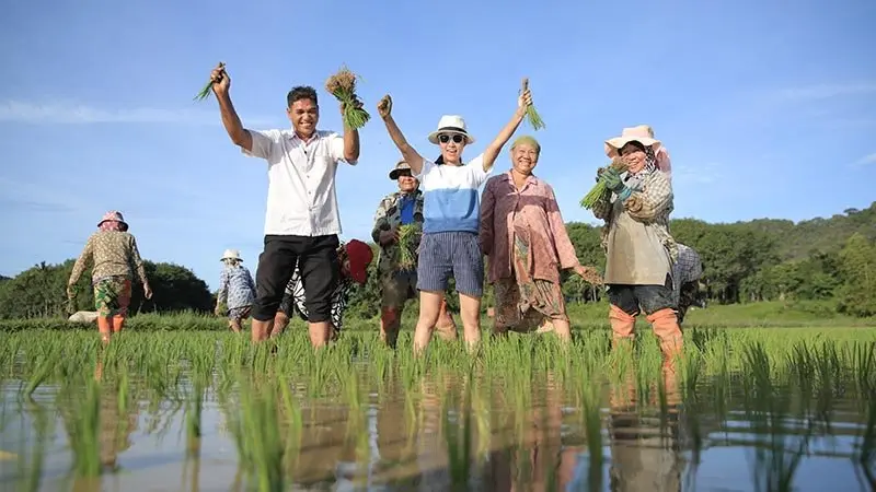 เตร็ดเตร่ ชมวิถีชาวเล .. บนเกาะยาวน้อย จังหวัดพังงา