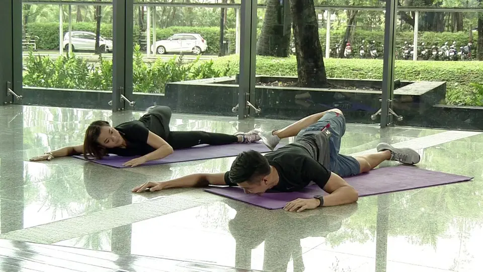 ยืดกล้ามเนื้ออกมัดเล็ก แก้อาการปวด บ่า คอ และ ไหล่