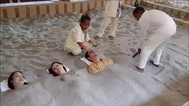 สีสันทันโลก