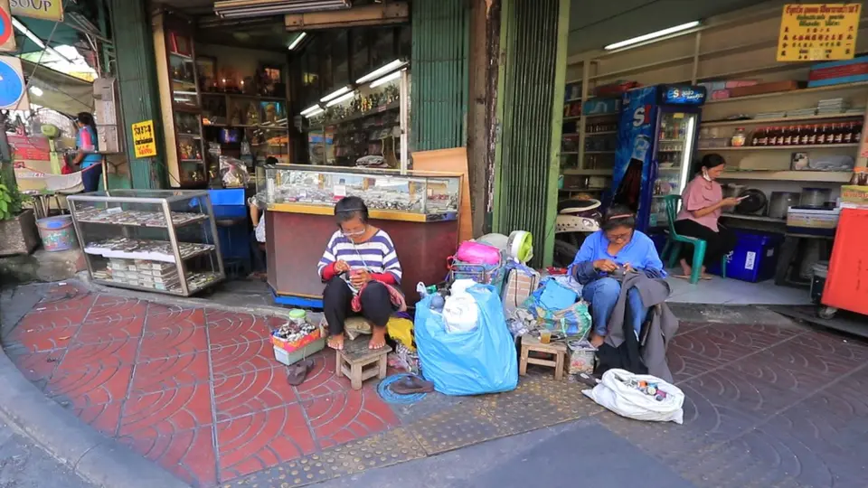 "รับจ้างชุนผ้า" ภูมิใจในอาชีพที่ย่าให้มา