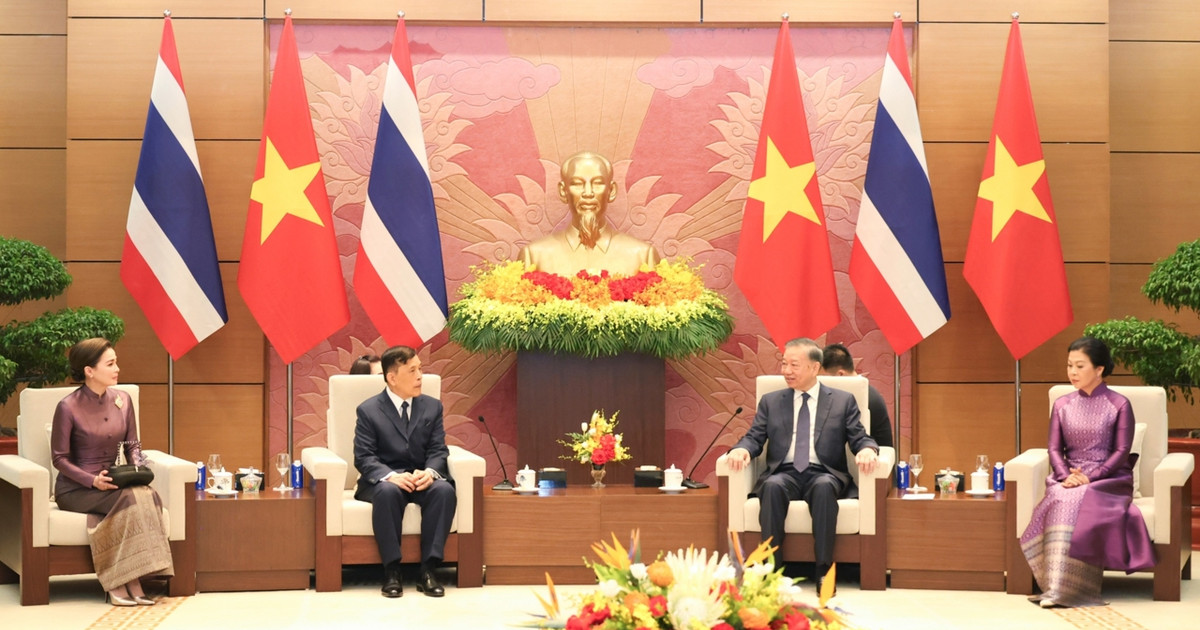 国王陛下和王后陛下会见了越南共产党总书记、越南社会主义共和国主席及其夫人。