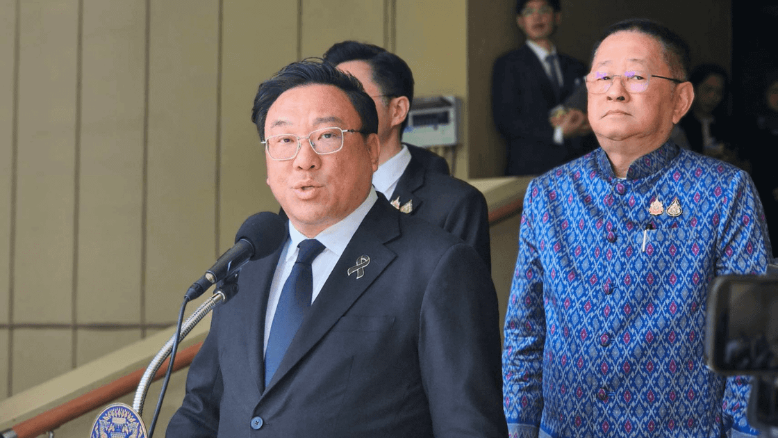 Pheu Thai leader rejects speculation of coalition split | Thai PBS World