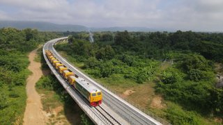 คมนาคมเร่งรัดก่อสร้างรถไฟทางคู่เส้นเด่นชัย-เชียงราย-เชียงของ ให้แล้วเสร็จในปี 2571