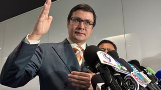 "โรม" อัดรัฐบาลอย่ารีบแสตมป์ "สามีสุชาดา" ก่อนตรวจสอบข้อเท็จจริง
