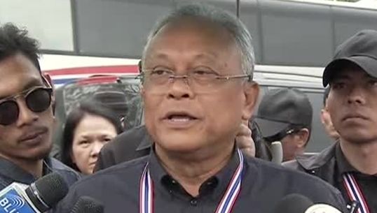"สุเทพ"ขีดเส้นตายให้รัฐบาลถอน"พ.ร.บ.นิรโทษกรรม" พ้นวาระการประชุม
