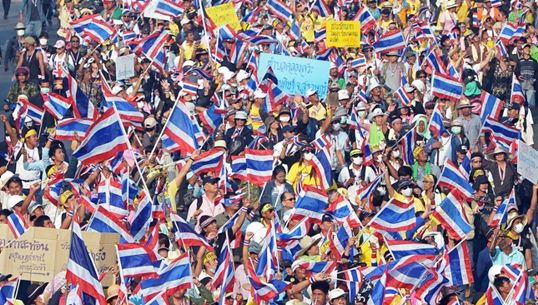 ผบ.ทบ.ห่วงเหตุชุมนุมในประเทศ ยัน "การปฏิวัติ" ไม่ใช่ทางแก้ปัญหา