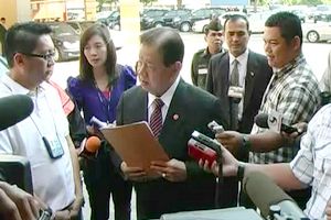"ยุทธศักดิ์" หนุน ผบ.ทบ.ติงนิติราษฎร์แก้ ม.112