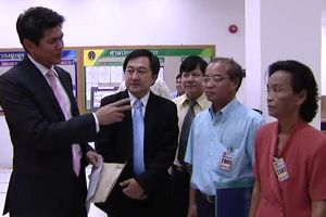 “สาธิต” ยื่นฟ้องระงับแผนเยียวยาฯ อ้างเลือกปฏิบัติ