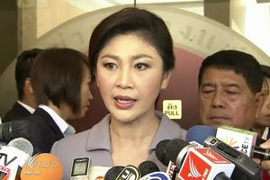 ปชป.ยื่นถอดถอน "ยิ่งลักษณ์-สุรพงษ์" ปมออกพาสปอร์ตให้ "ทักษิณ"