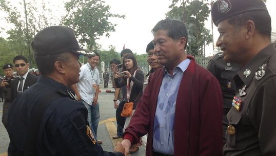 "เฉลิม"ยืนยันไม่ใช้ความรุนแรงกับผู้ชุมนุมอพส.