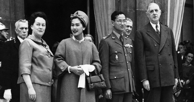พระบารมีของสมเด็จพระบรมราชชนนีพันปีหลวง ระหว่างการเสด็จเยือนสหรัฐอเมริกาและยุโรป พ.ศ. ๒๕๐๓