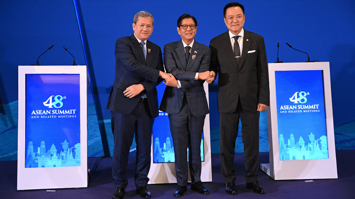 Thai, Cambodian leaders commit to seek peace after rare meeting on conflict