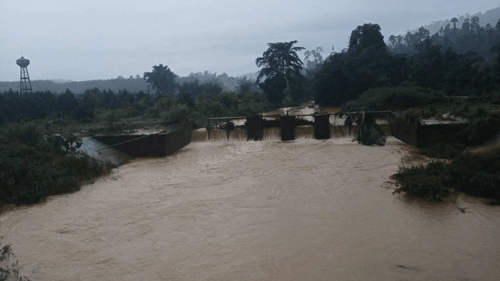 Tropical storm Maysak floods Trat
