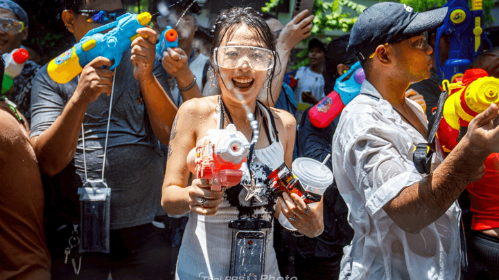 Bangkok gives plastic water guns a second life