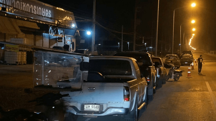 Drivers queue overnight in Nakhon Sawan amid fears of diesel price hike