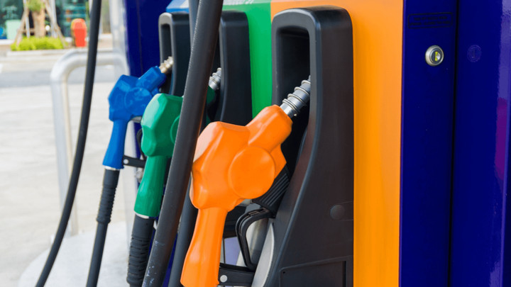 Diesel prices to drop by ฿2.14 tomorrow after refinery margin adjustment