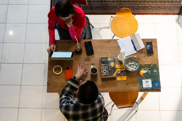 คือกิริยา บทสนทนาและชาสำหรับทุกคน ‘นิเวศการอ่าน’ ที่ก่อรูปจากพื้นที่เล็ก ๆ ในร้านหนังสืออิสระของเชียงใหม่