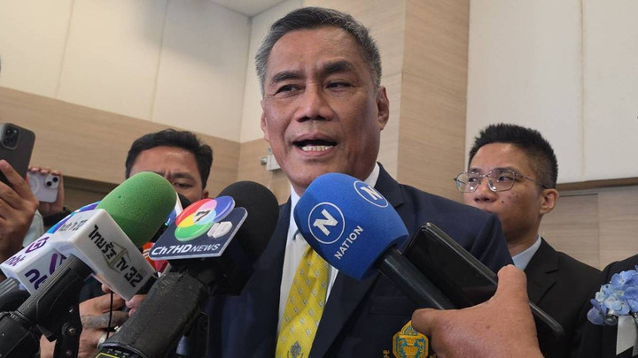 ประธาน กกต.ชี้ไม่แทรกแซงนายทะเบียนพิจารณาคดีร้องยุบ 6 พรรค