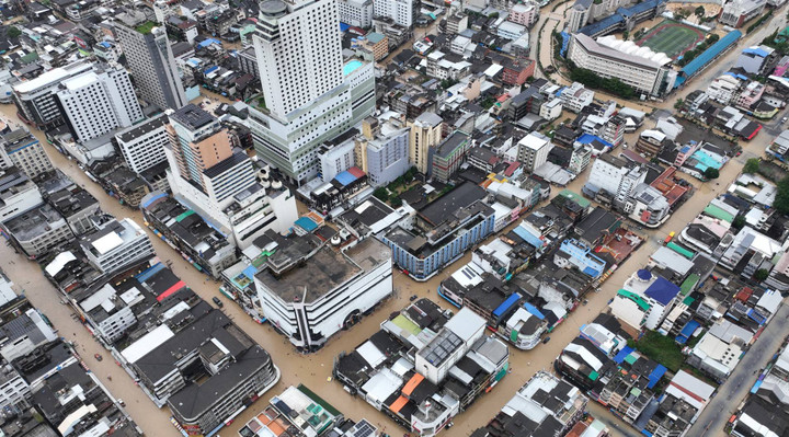 "น้ำท่วมใต้" ปิดหน่วยบริการ 7 แห่ง สธ.เฝ้าระวังดินถล่ม-น้ำป่าไหลหลาก