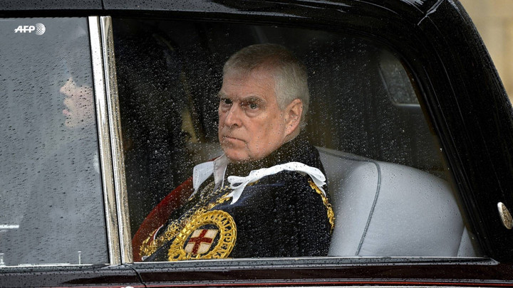 กษัตริย์อังกฤษทรงถอดพระยศ "เจ้าชายแอนดรูว์" ให้ออกจากที่ประทับ