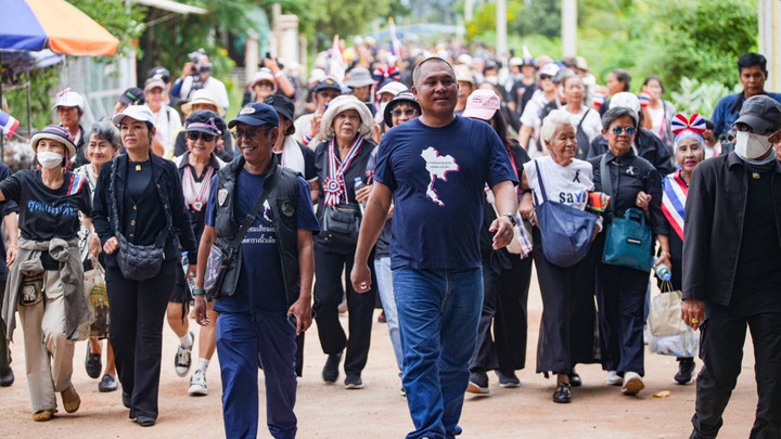 คปท.รวมตัวให้กำลังใจเจ้าหน้าที่เร่งทวงคืนพื้นที่บ้านหนองจาน