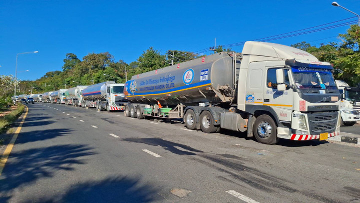 เปิดเส้นทาง “รถบรรทุกน้ำมัน” ข้ามจากไทยไปลาว