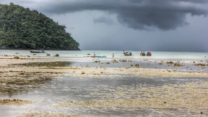 สภาพอากาศวันนี้ เตือน 8 จังหวัดภาคใต้ ฝนตกหนัก-ระวังน้ำท่วมฉับพลัน