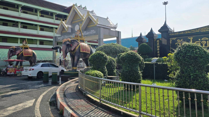 ปชช.ทำบุญวัดไร่ขิงตามปกติ จี้สอบกรรมการวัดเพื่อความโปร่งใส