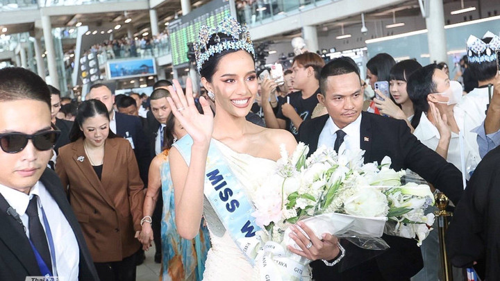 "โอปอล สุชาตา" Miss World 2025 เดินทางกลับถึงไทย ต้อนรับอบอุ่น 