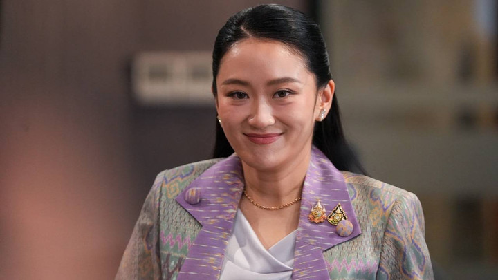 ขวากหนาม "เพื่อไทย" ต้องฝ่าหาก "แพทองธาร" เลือกนั่งนายกฯ ต่อ
