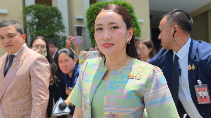 กวาดปัญหาขัดแย้งซุกใต้พรม นายกฯ เสียงแข็งยังไม่ปรับครม.
