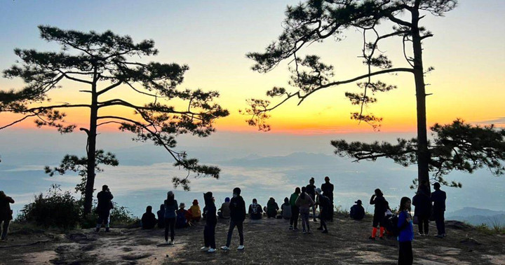 นักท่องเที่ยวสัมผัสลมหนาว "ภูกระดึง" อุณหภูมิ 14 องศาฯ