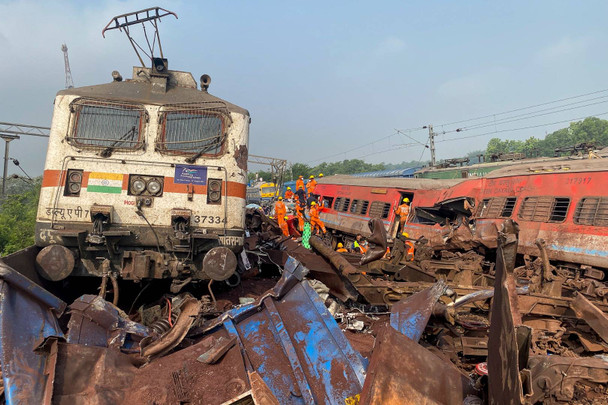 ผู้เสียชีวิตจากเหตุรถไฟชนกันในอินเดียสูงกว่า 280 คน
