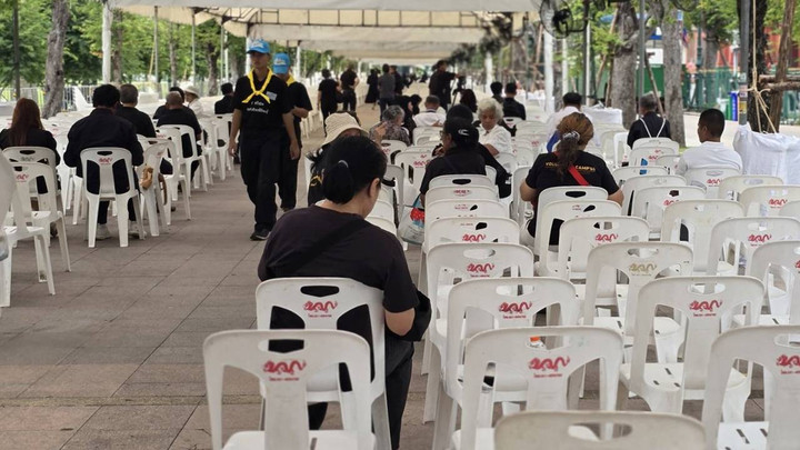 กทม.ดูแล ปชช.สักการะพระบรมศพ จัดจุดยืมผ้าถุง-วีลแชร์-รถสุขา