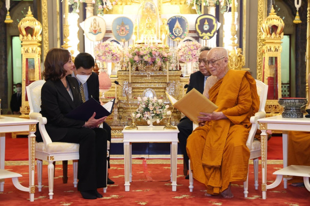 ประทับใจ "คามาลา แฮร์ริส" สนทนาธรรม "สมเด็จพระสังฆราช"