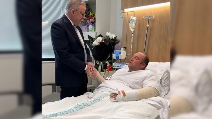 อัลบาเนซียกย่อง "อาเหม็ด" ฮีโร่เสี่ยงชีวิตปลดอาวุธผู้ก่อเหตุชายหาดบอนได