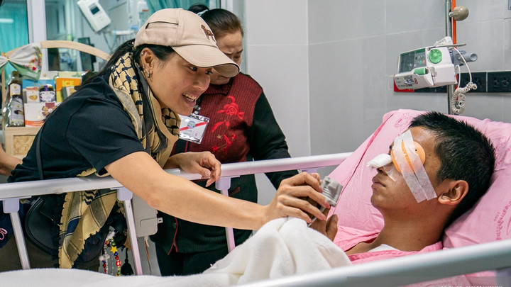 เจ้าฟ้าสิริวัณณวรีฯ เสด็จเยี่ยมทหารบาดเจ็บจากสถานการณ์ชายแดนไทย-กัมพูชา