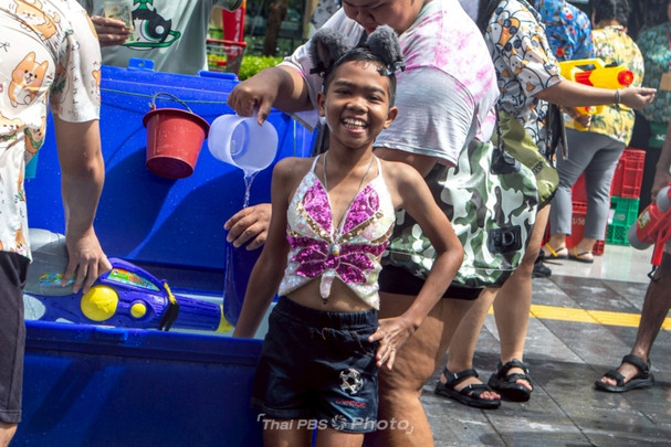 ปิดถนนสีลมจัดเต็ม ! สาดน้ำ สงกรานต์ 3 วัน 12-14 เมษายน 2568