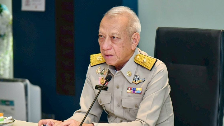 "พิพัฒน์" ปัดตอบปมถูกถอดพ้นกำกับ EEC โยนนายกฯ แจง