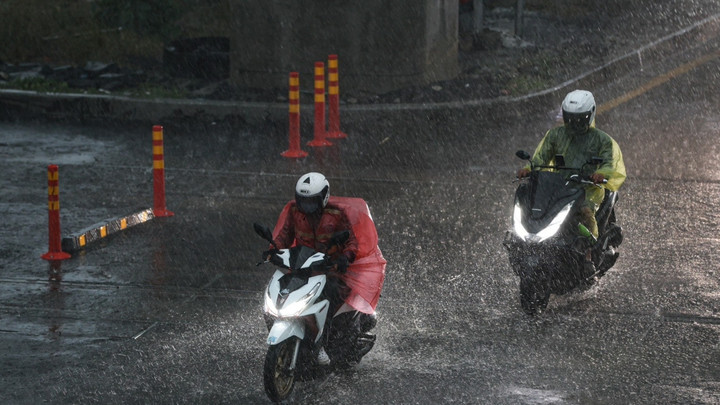 สภาพอากาศวันนี้ "เหนือ-ตะวันออก-ใต้ฝั่งตะวันตก" ฝนตกหนักมาก